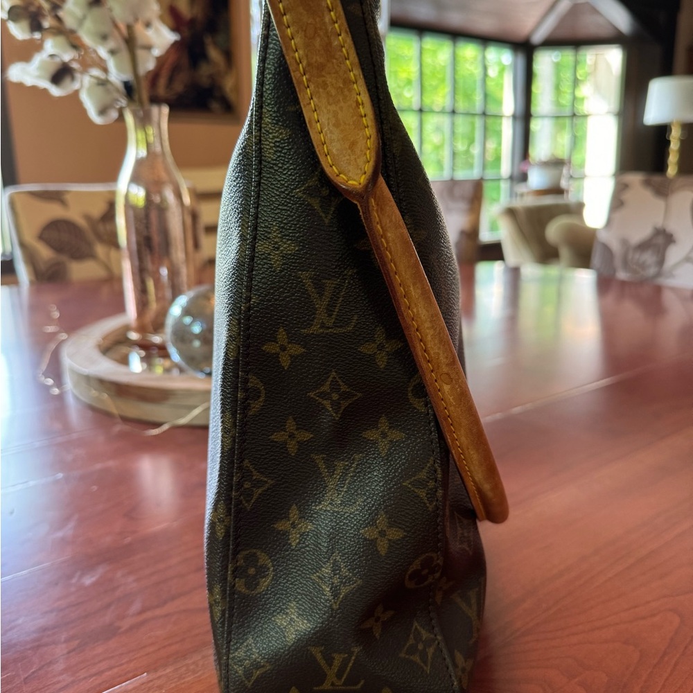 Louis Vuitton Looping - Picture 8 of 9